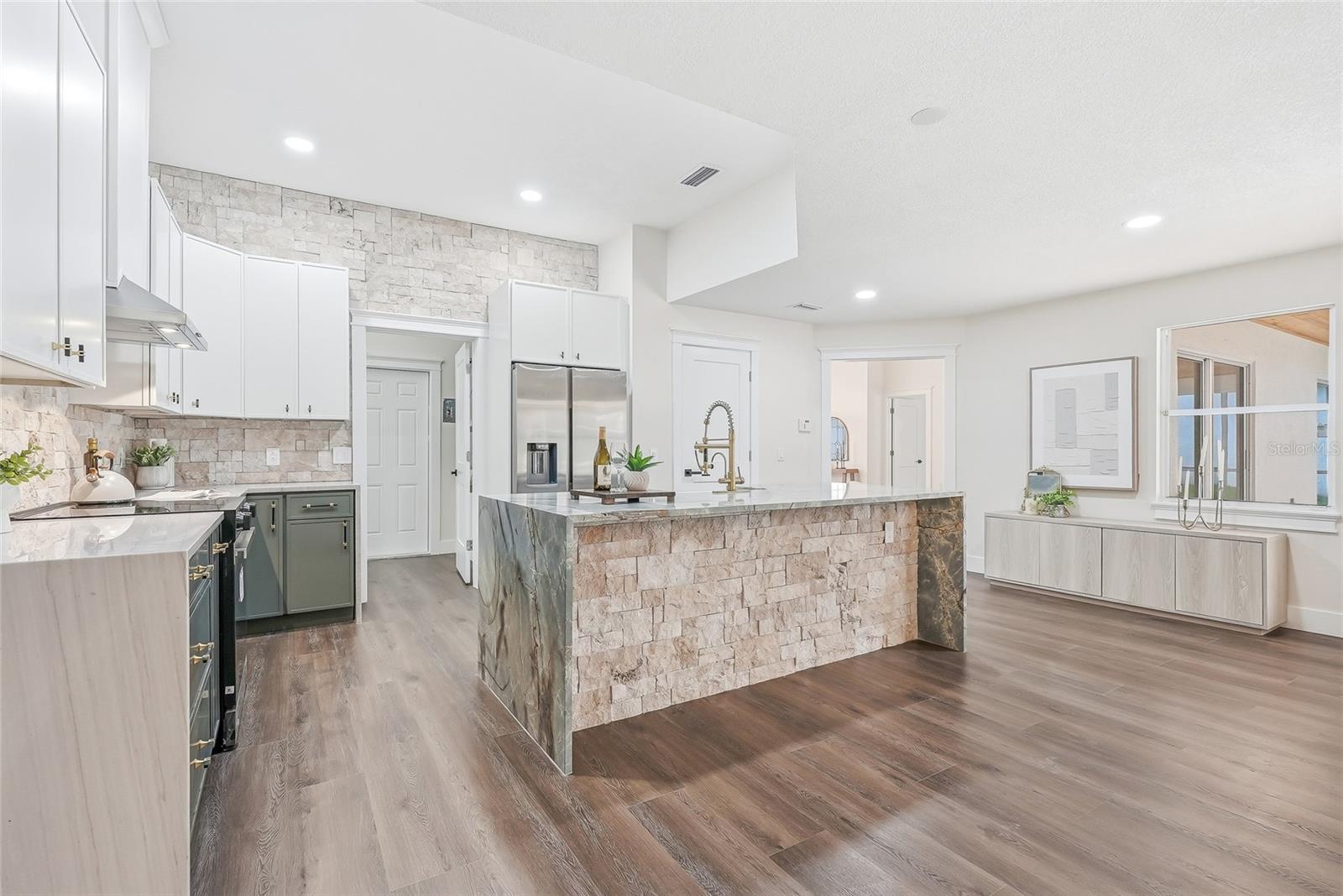 2602 S MILLER RD — photo 16