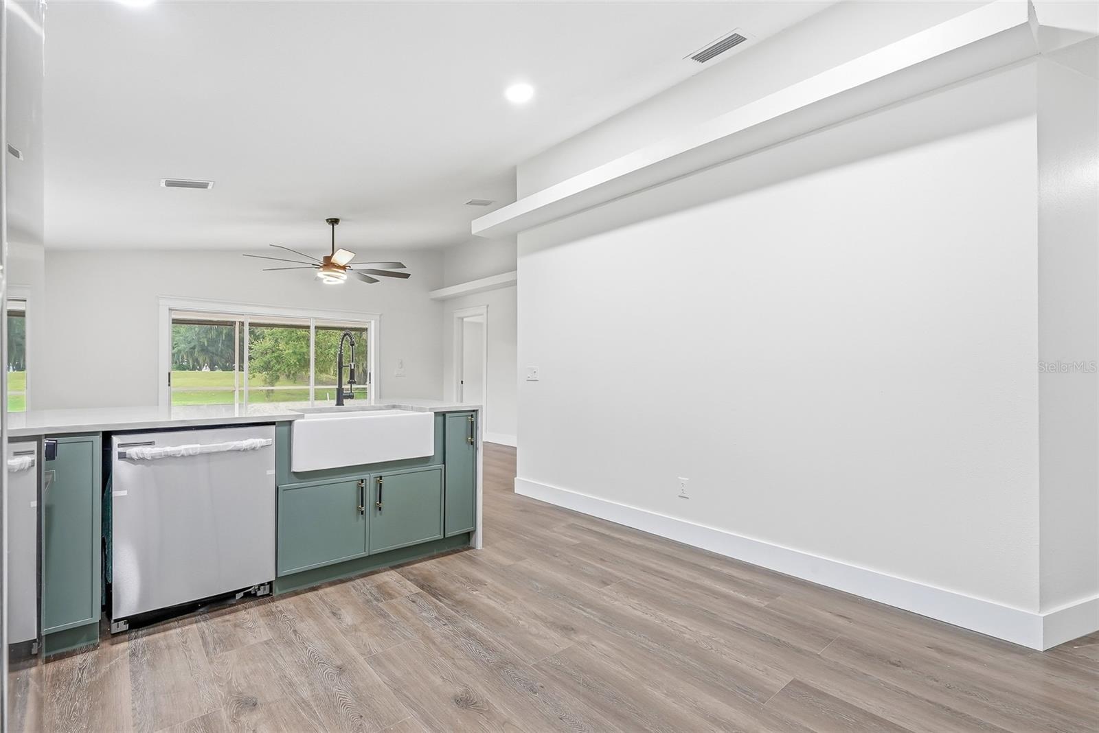 2602 S MILLER RD — photo 46