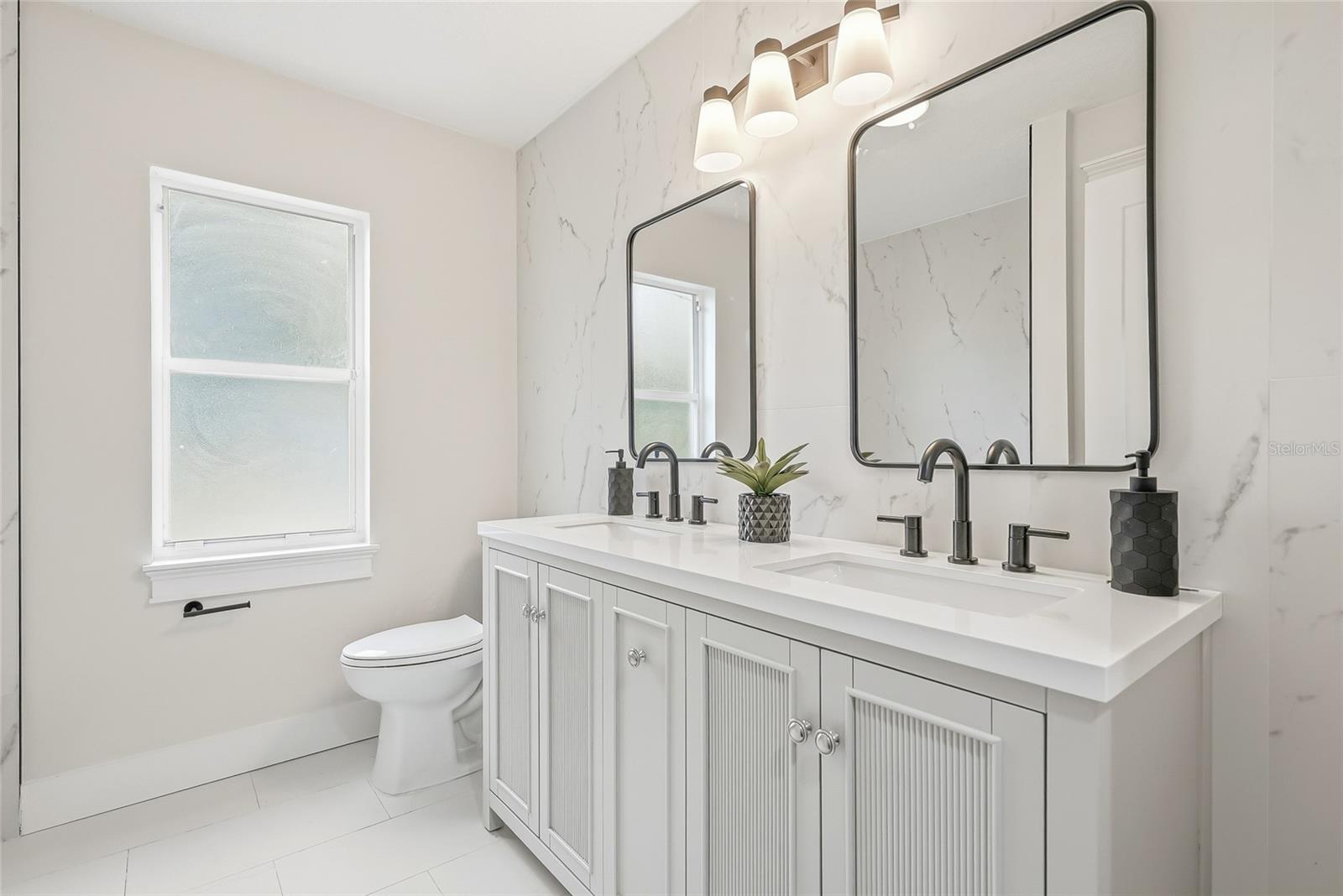 2602 S MILLER RD — photo 37