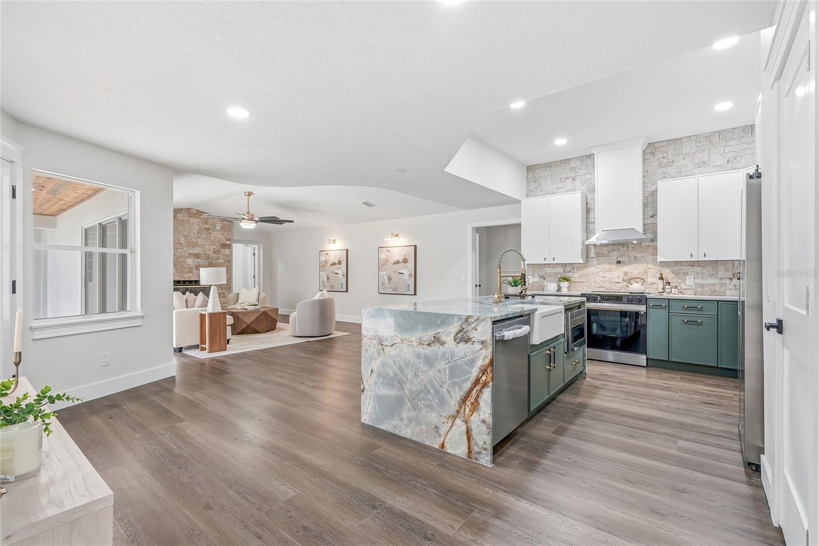 2602 S MILLER RD — photo 12