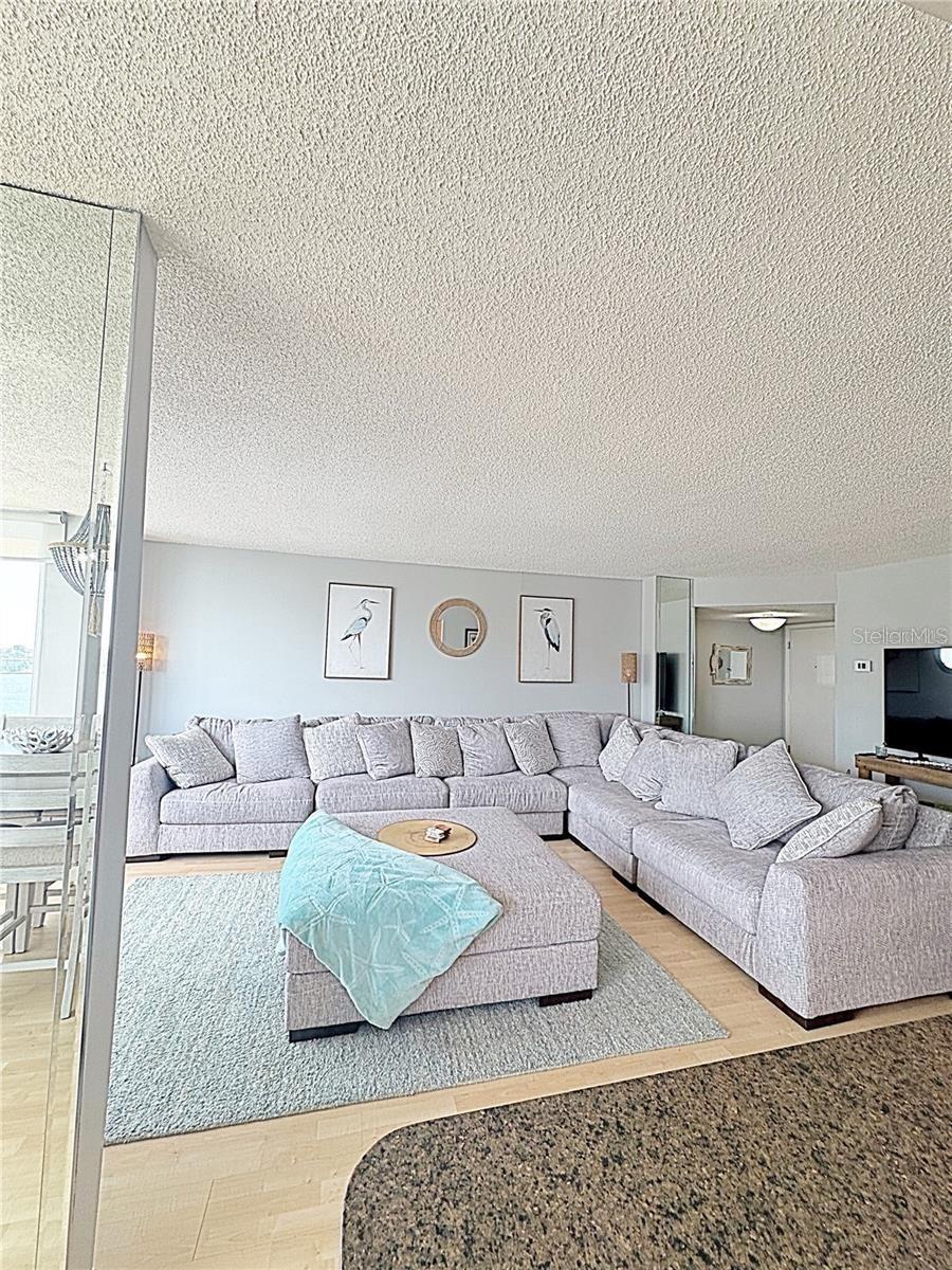660 ISLAND WAY #502 — photo 10