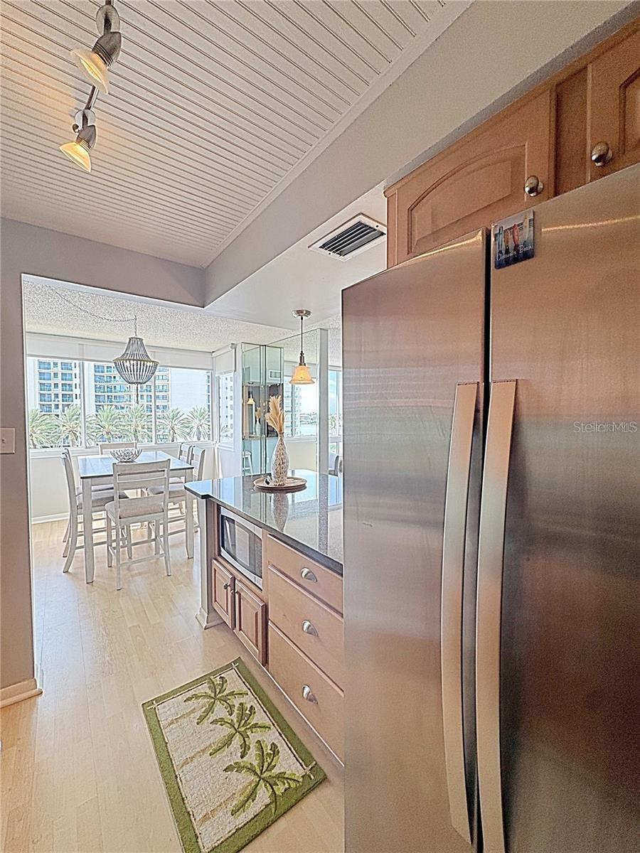 660 ISLAND WAY #502 — photo 19