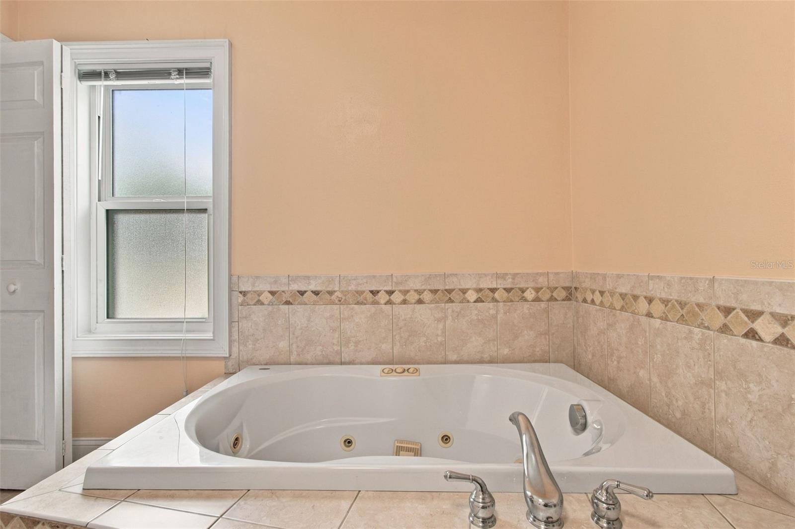 2908 W ARCH ST — photo 30