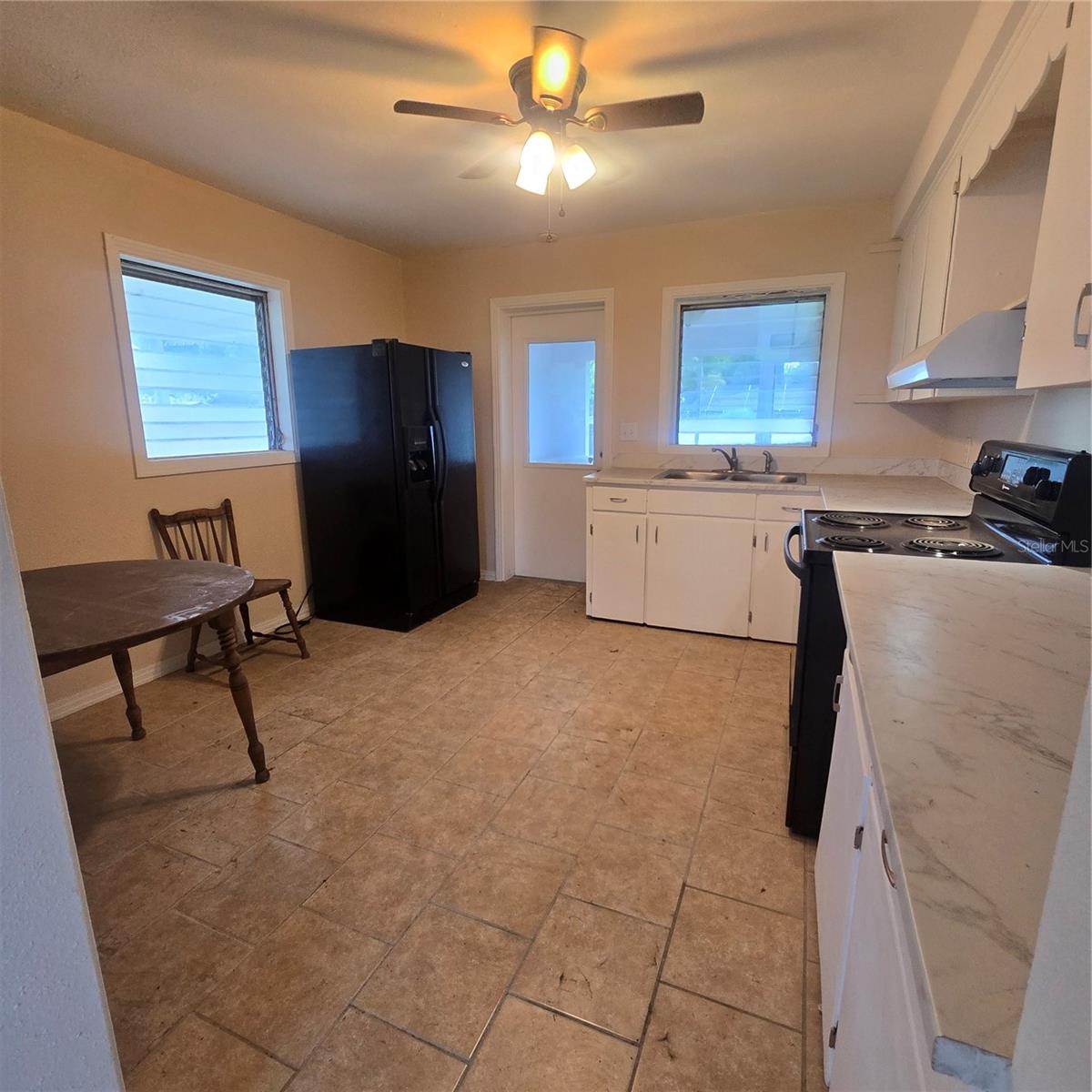 1803 W GRANFIELD AVE — photo 4