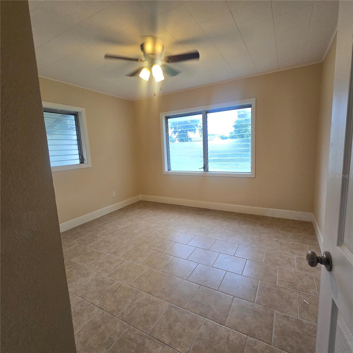 1803 W GRANFIELD AVE — photo 8