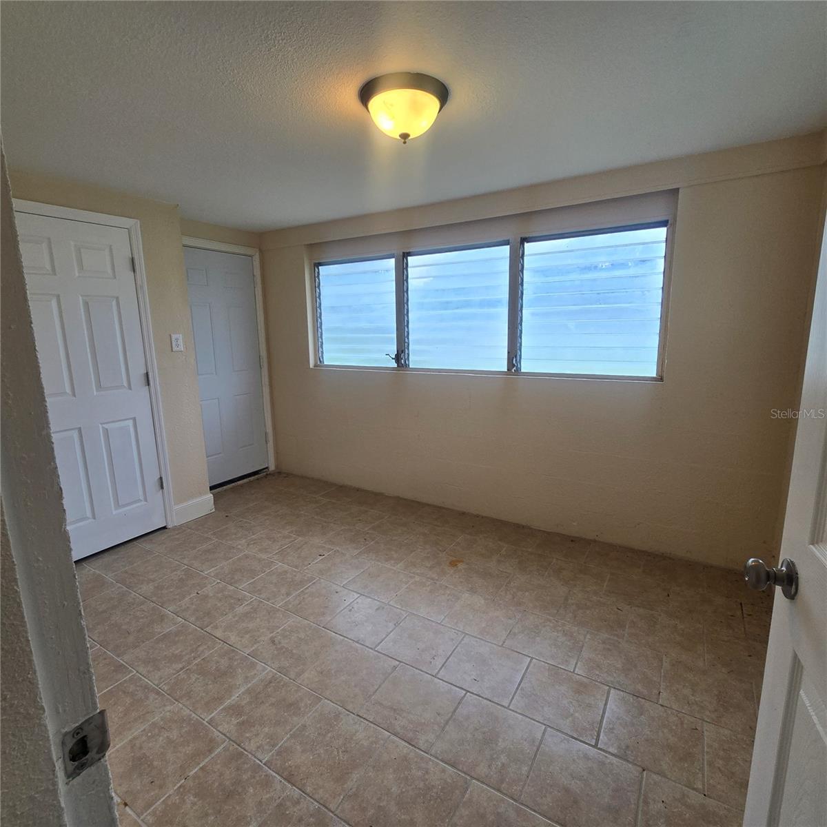 1803 W GRANFIELD AVE — photo 11