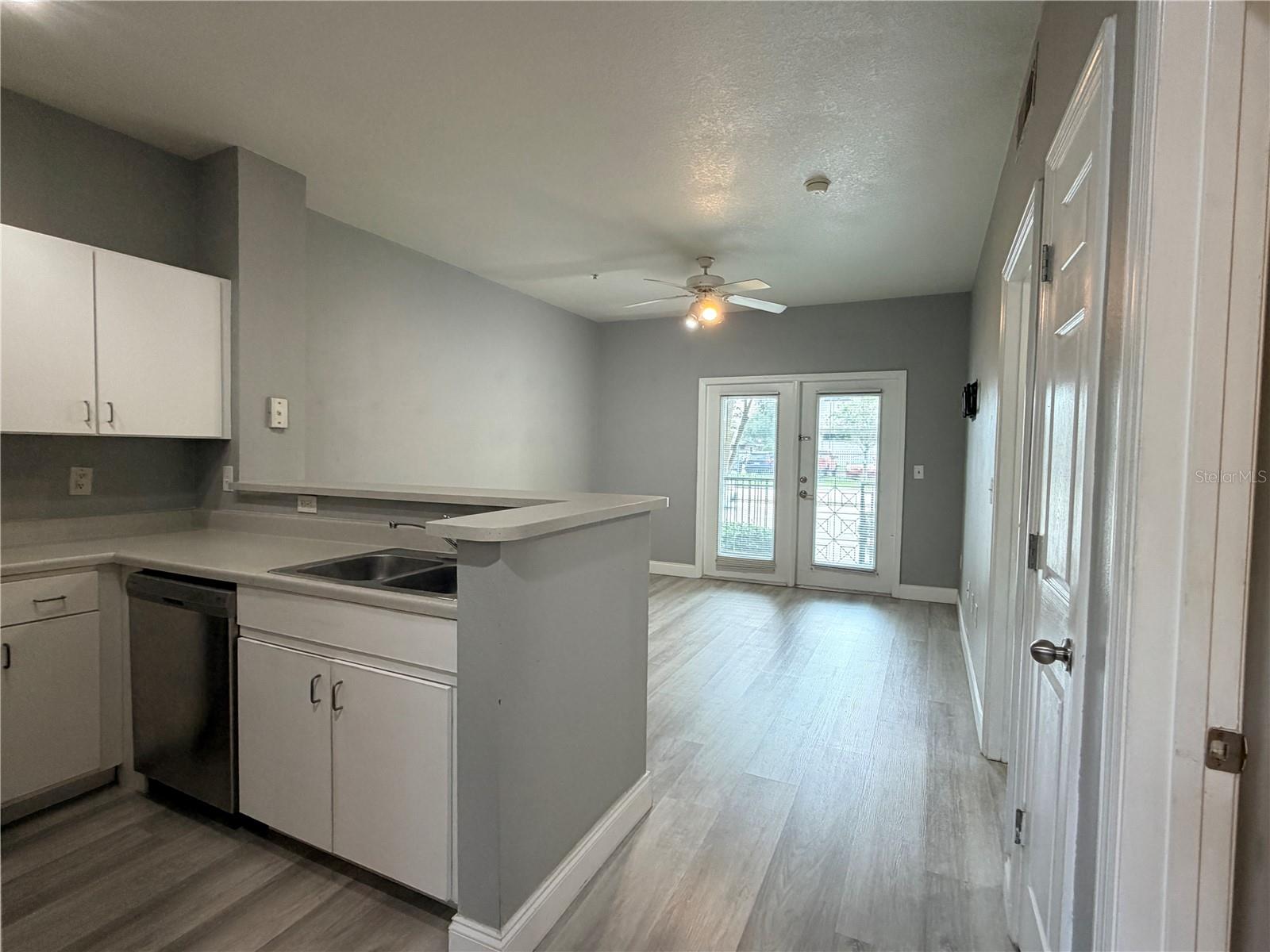 1910 E PALM AVE #8106 — photo 4