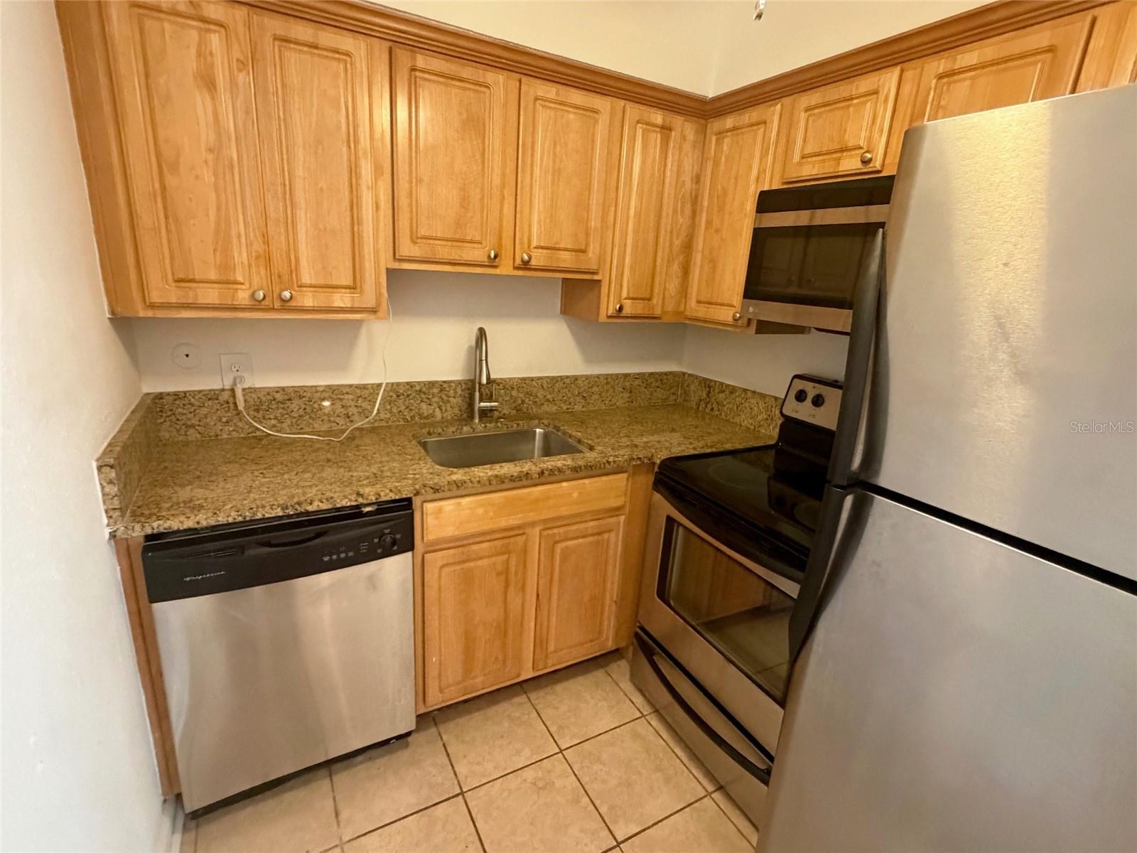 3119 W DE LEON ST #11 — photo 3