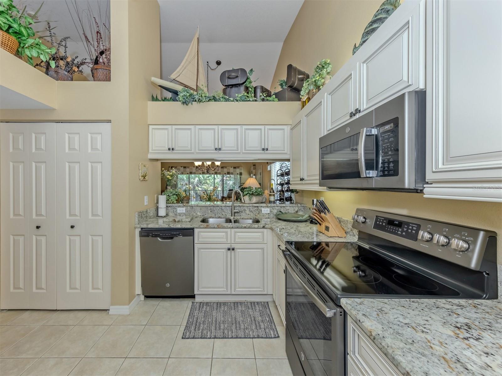 316 CLEARBROOK CIR #204 — photo 15