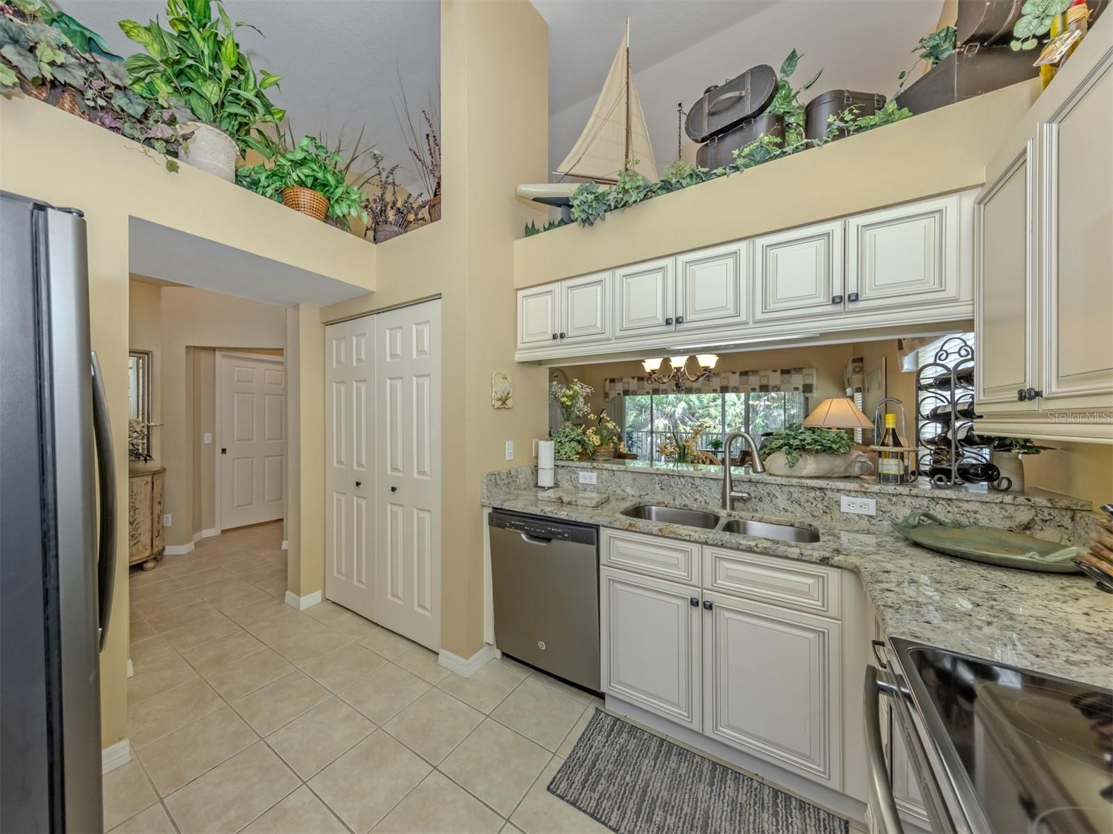 316 CLEARBROOK CIR #204 — photo 18