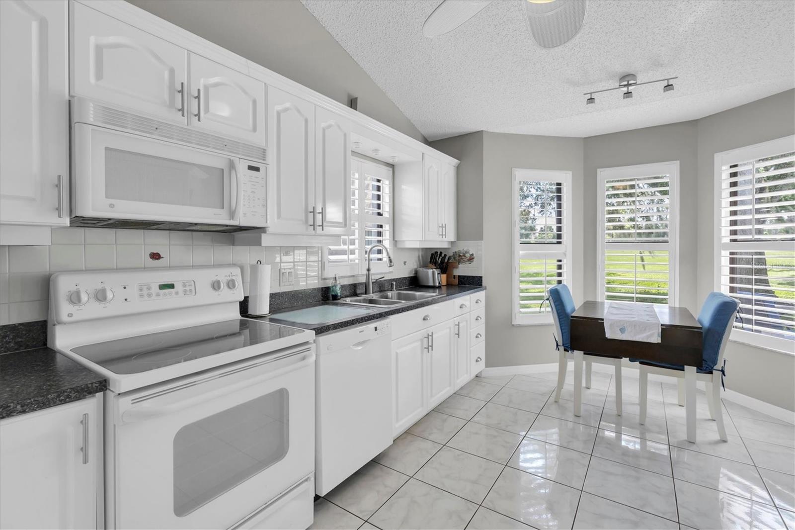 9126 BASSETT LN — photo 10