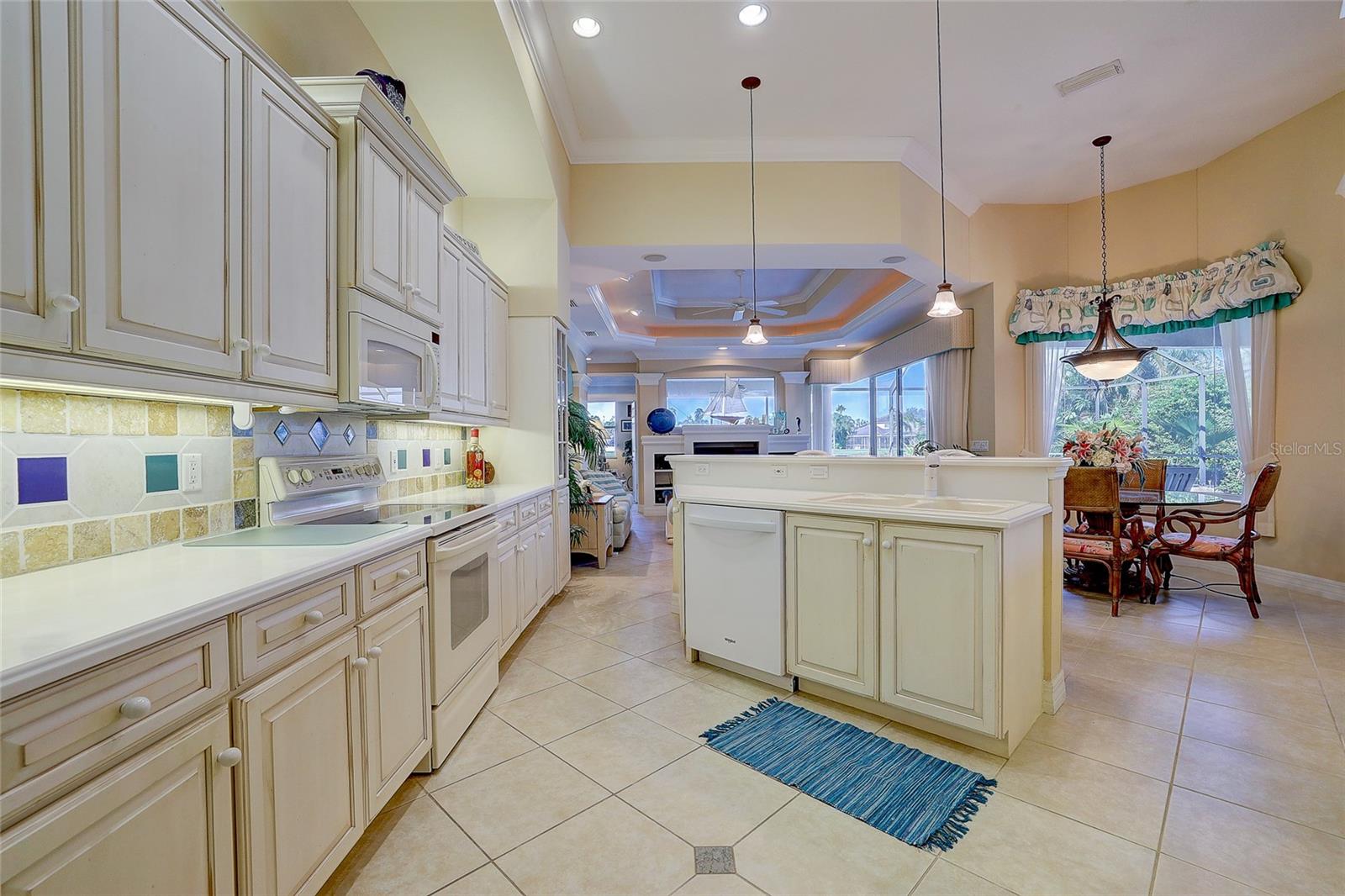 12306 GREENBRIER WAY — photo 12