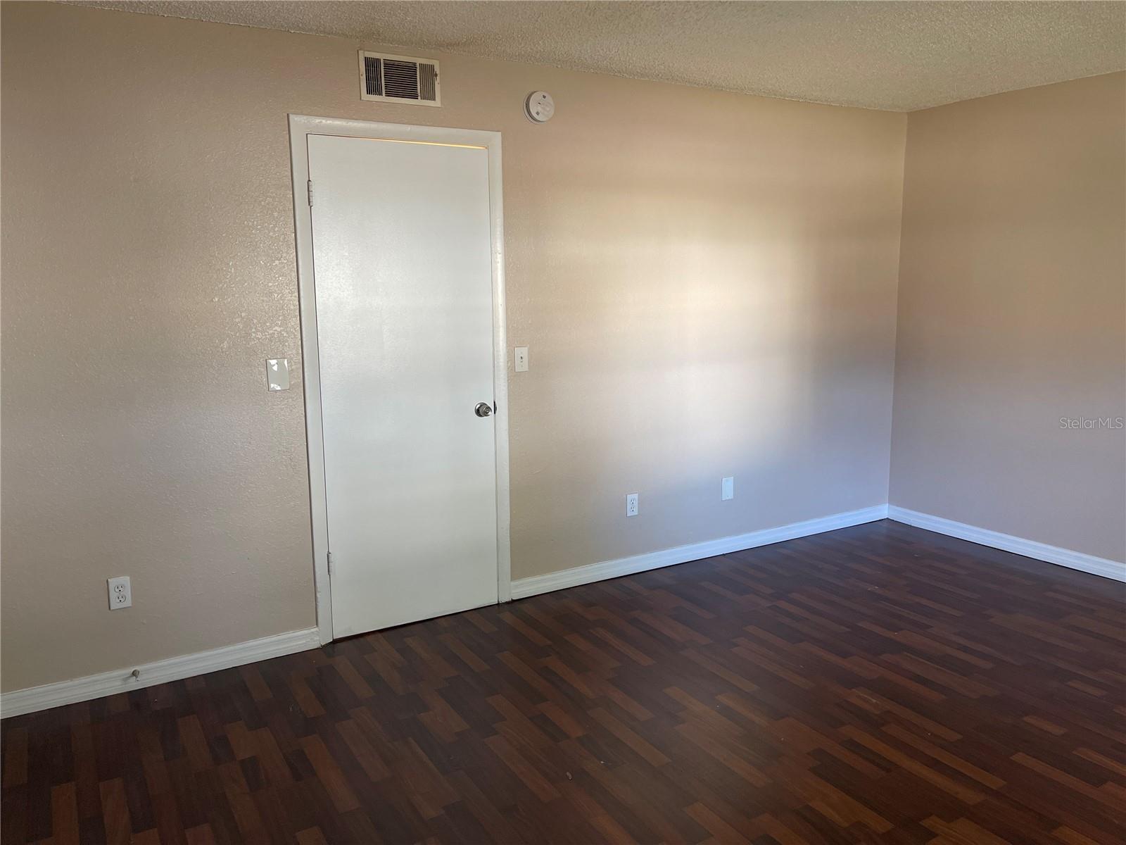 9105 W HILLSBOROUGH AVE #I104 — photo 10