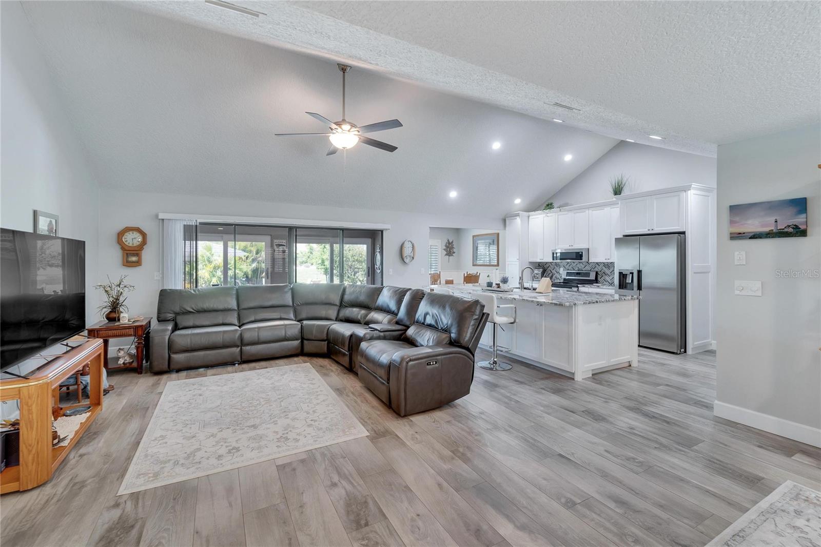 1839 WOLF LAUREL DR — photo 8