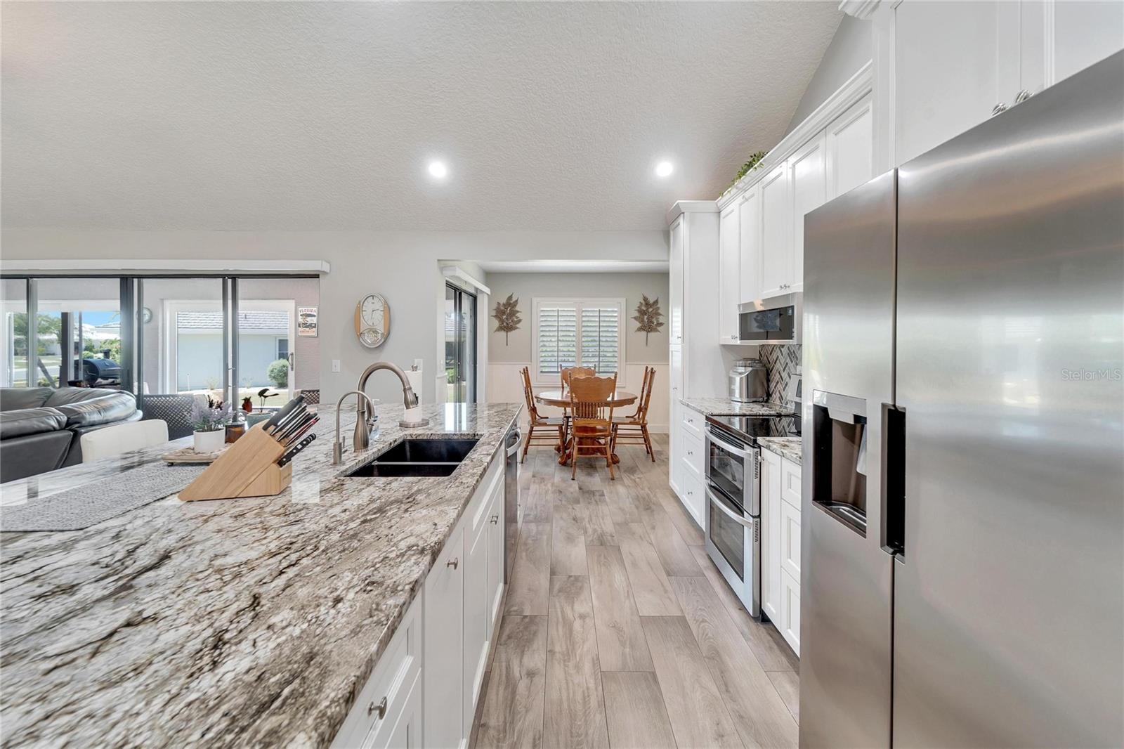 1839 WOLF LAUREL DR — photo 12