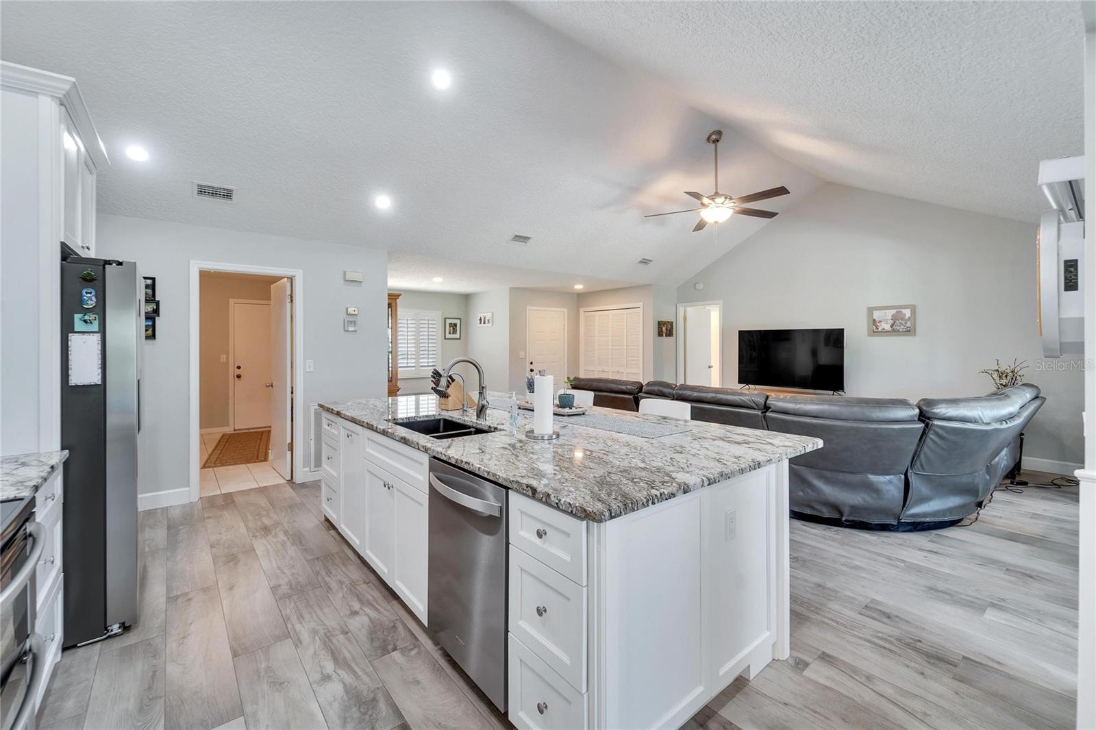 1839 WOLF LAUREL DR — photo 13