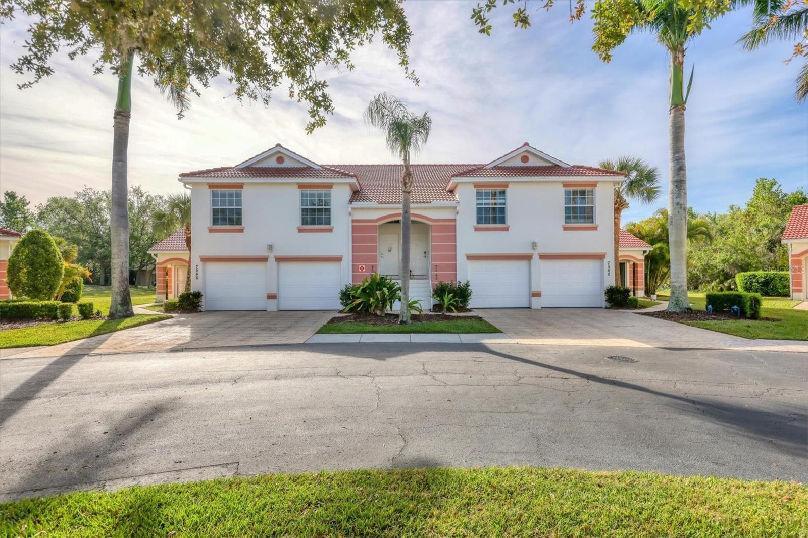 7542 MARSH ORCHID CIR #7542 — photo 4