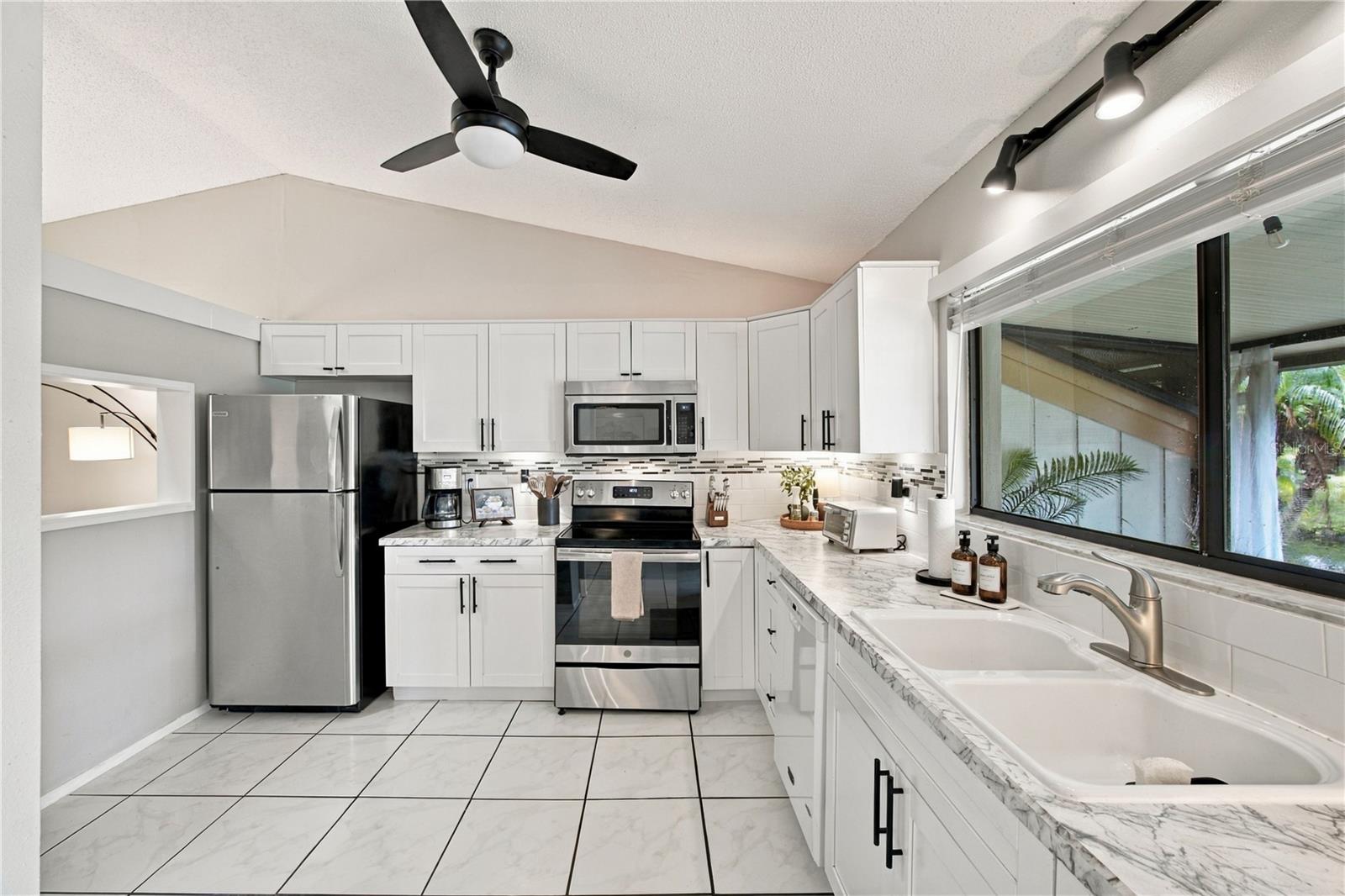4008 SHORESIDE CIR — photo 26