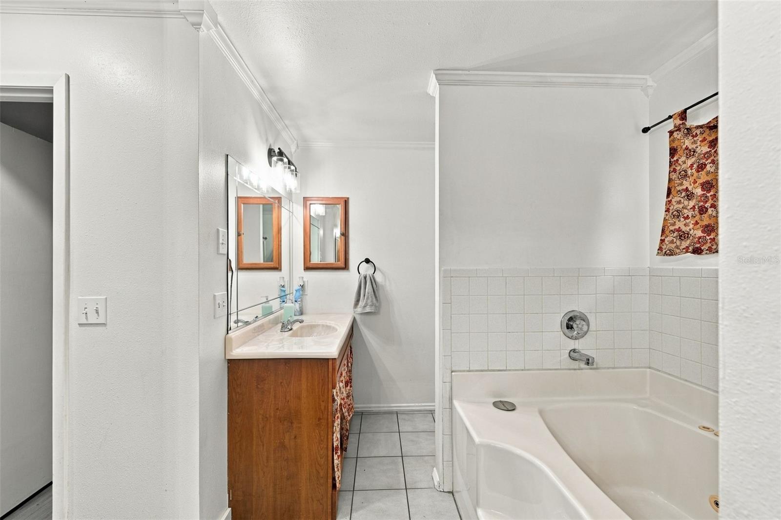 9124 CAREY RD — photo 34