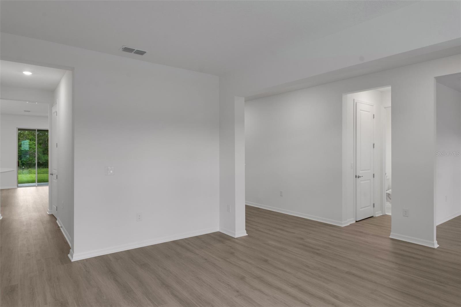 17572 VALLEYWOOD PKWY — photo 35