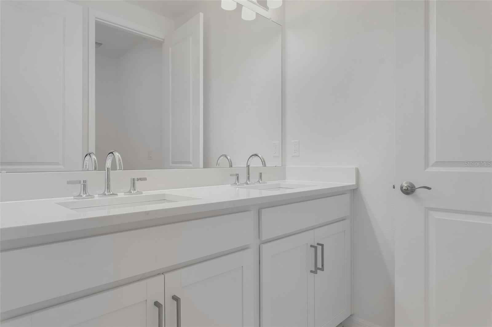 17572 VALLEYWOOD PKWY — photo 45
