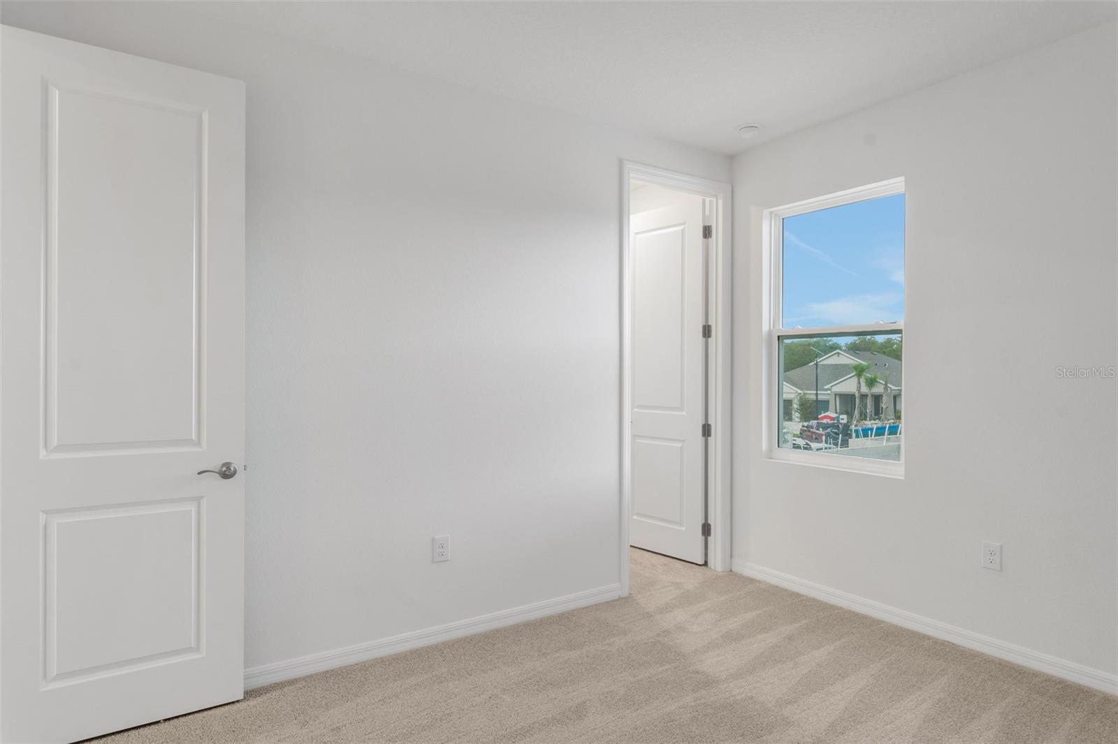 17572 VALLEYWOOD PKWY — photo 42