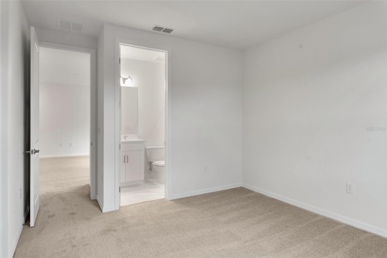 17572 VALLEYWOOD PKWY — photo 52