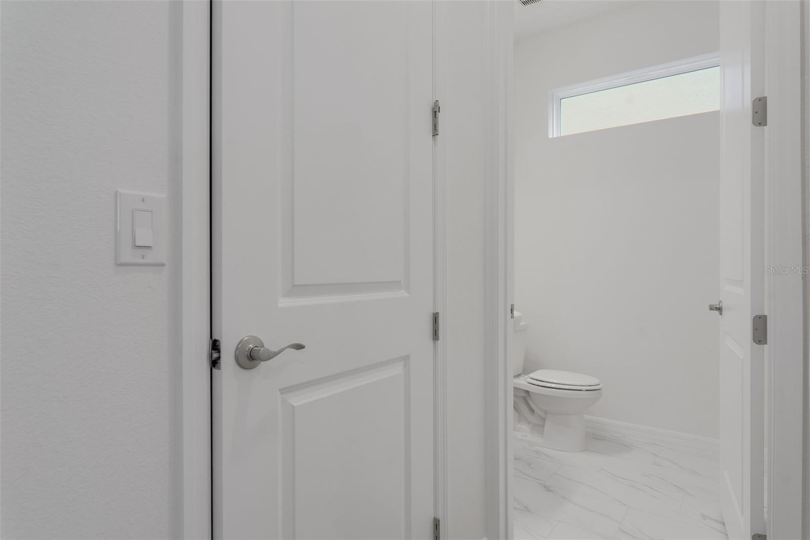 17572 VALLEYWOOD PKWY — photo 31