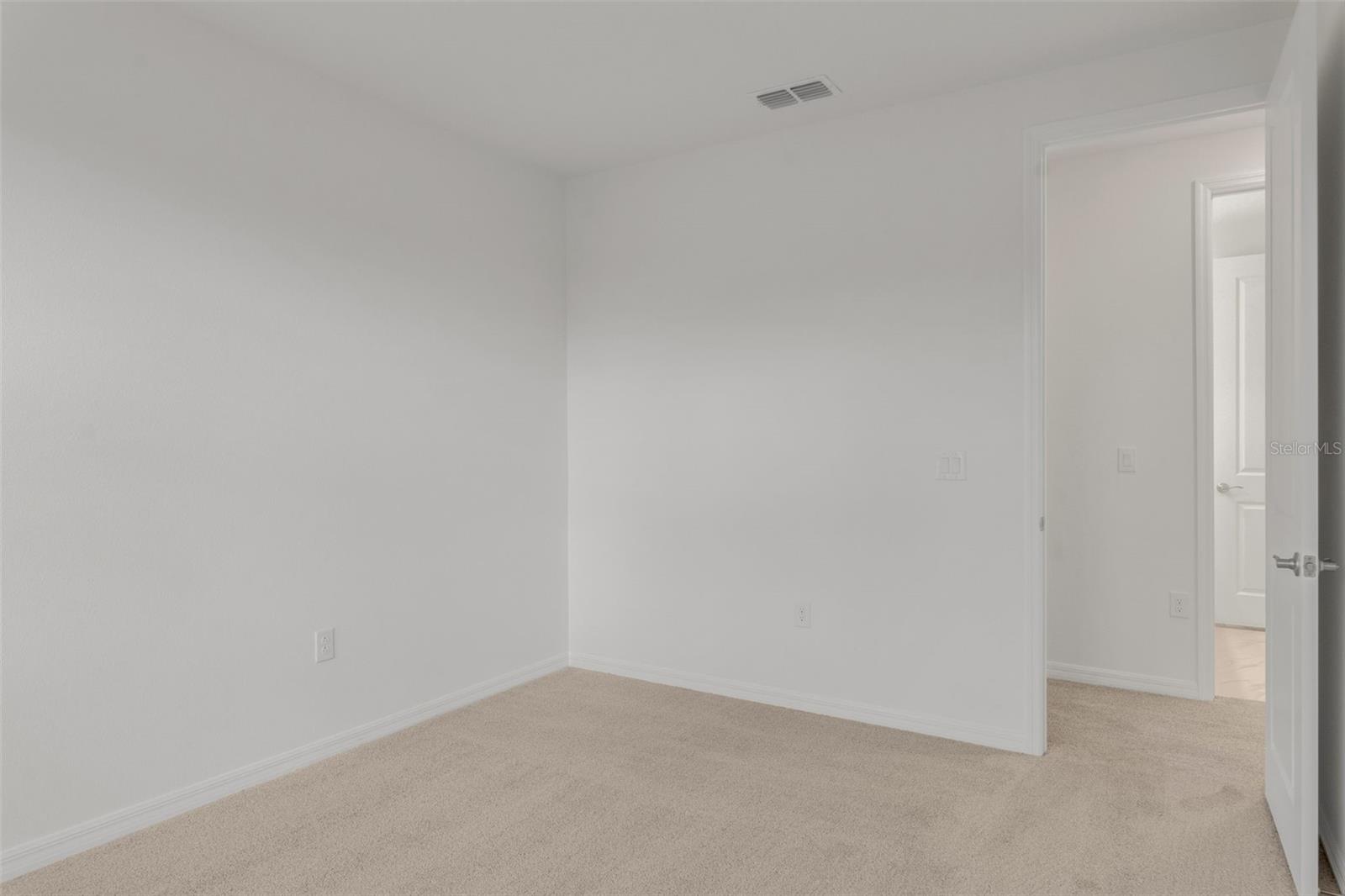 17572 VALLEYWOOD PKWY — photo 39