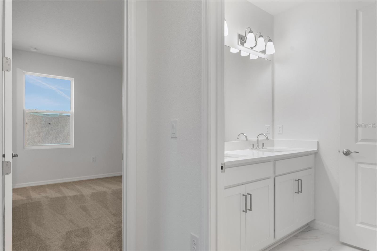 17572 VALLEYWOOD PKWY — photo 46
