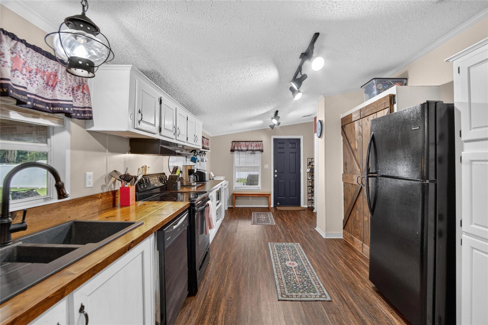 3902 TOPRECA DR — photo 10