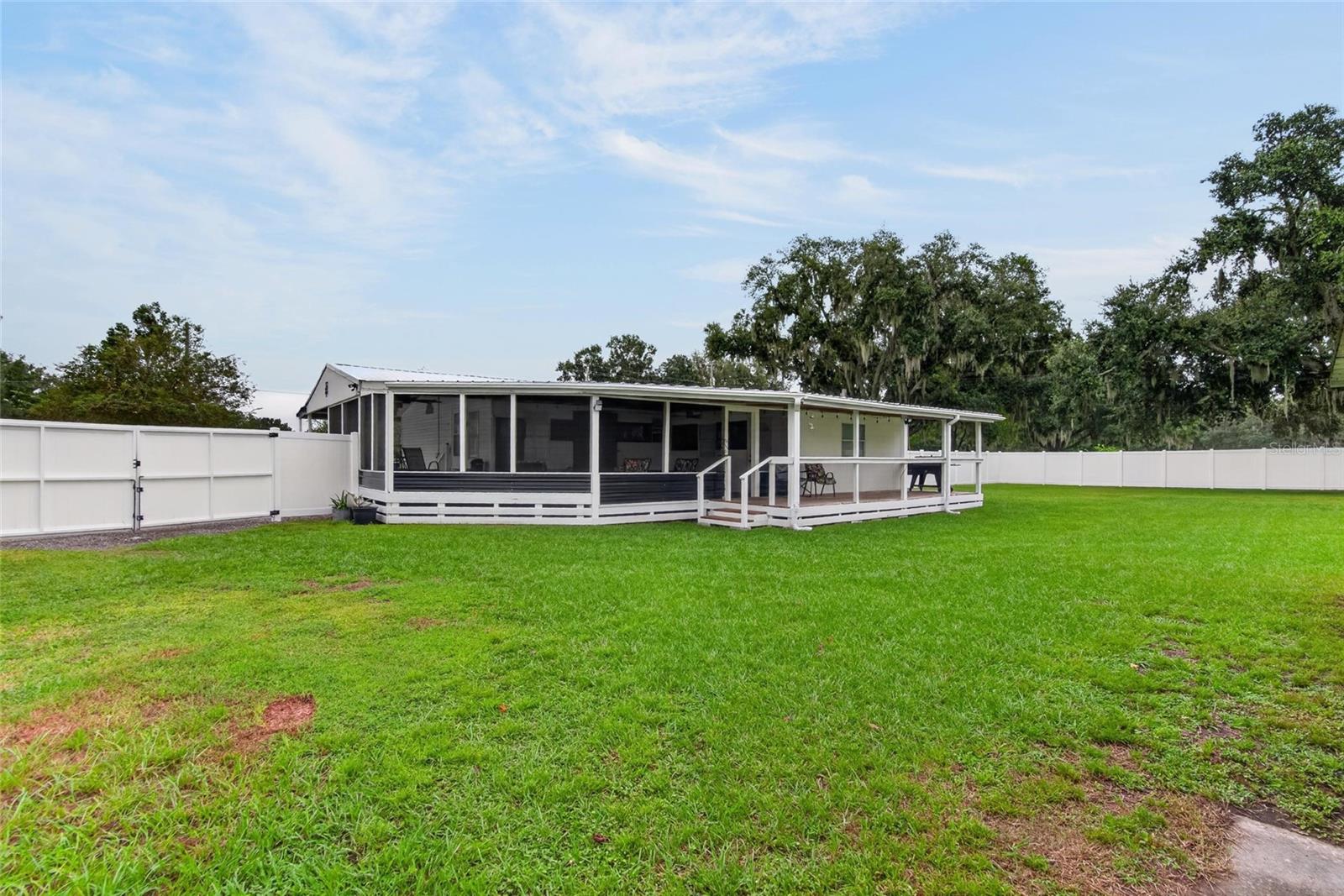 3902 TOPRECA DR — photo 27