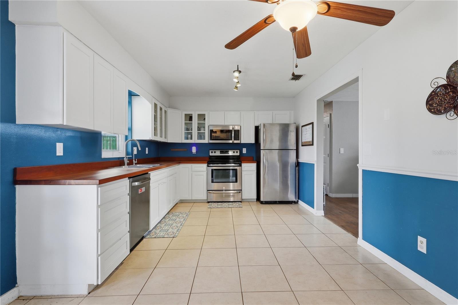 37235 HANNAH LN — photo 14