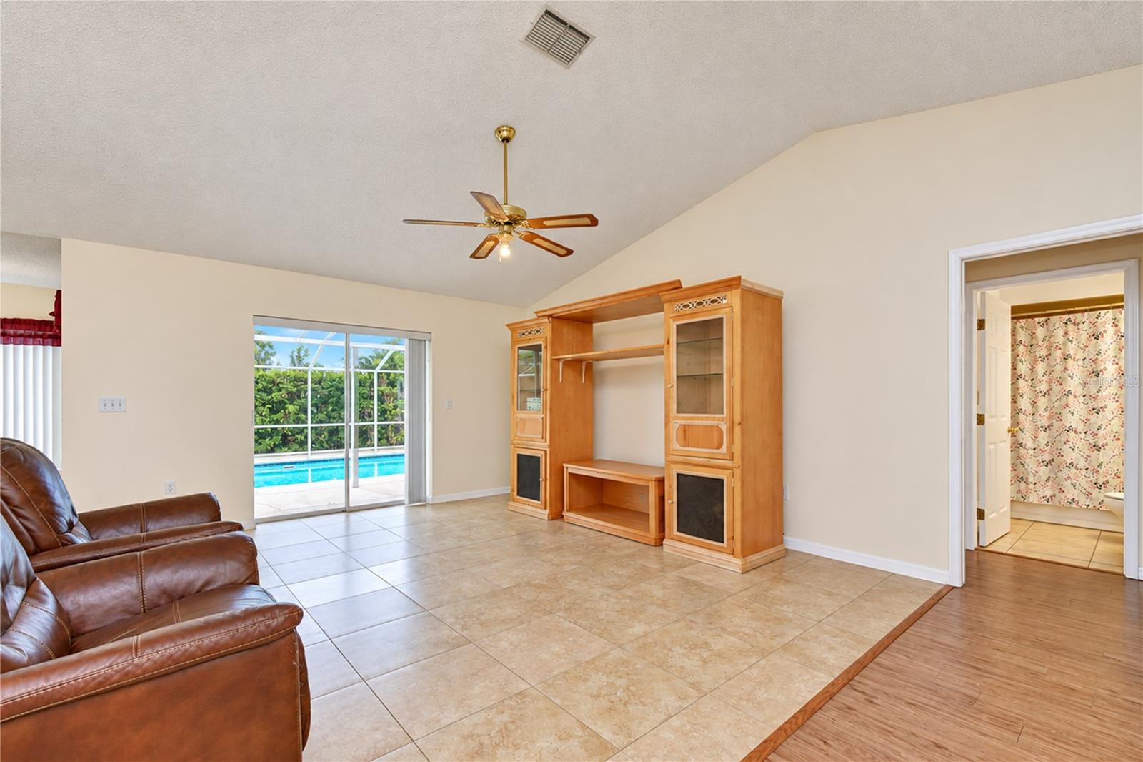 3066 ESPLANADE DR — photo 14