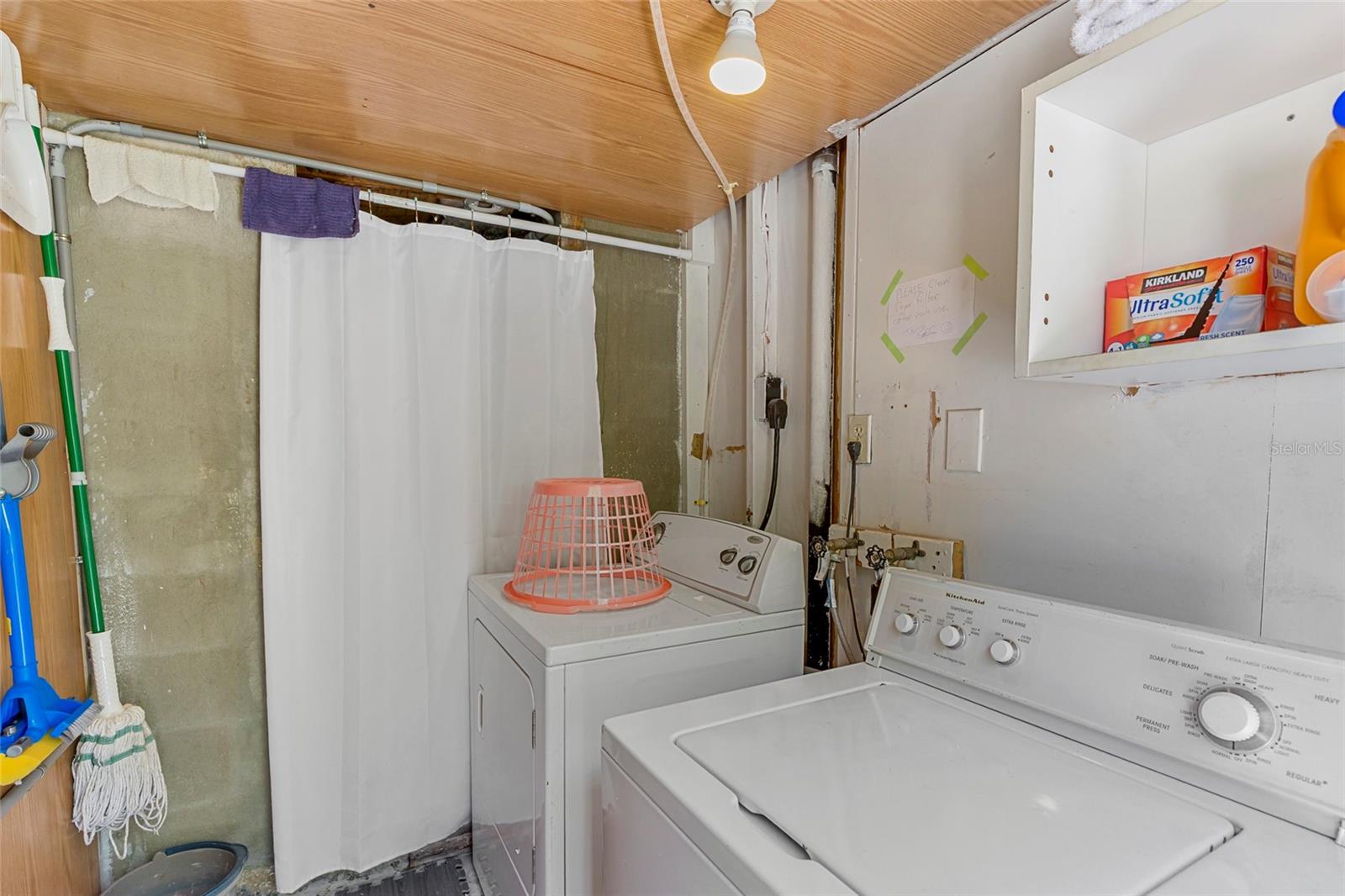 229 SHORE RD — photo 16