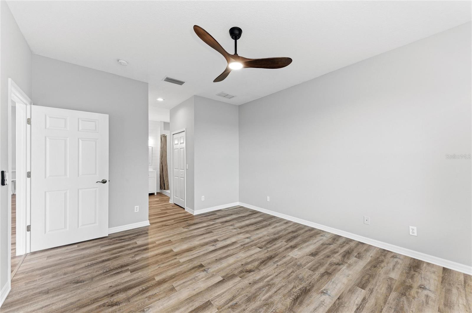5645 KEY LARGO CT #5645 — photo 33