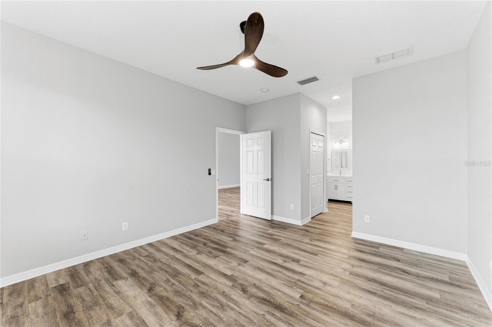 5645 KEY LARGO CT #5645 — photo 32