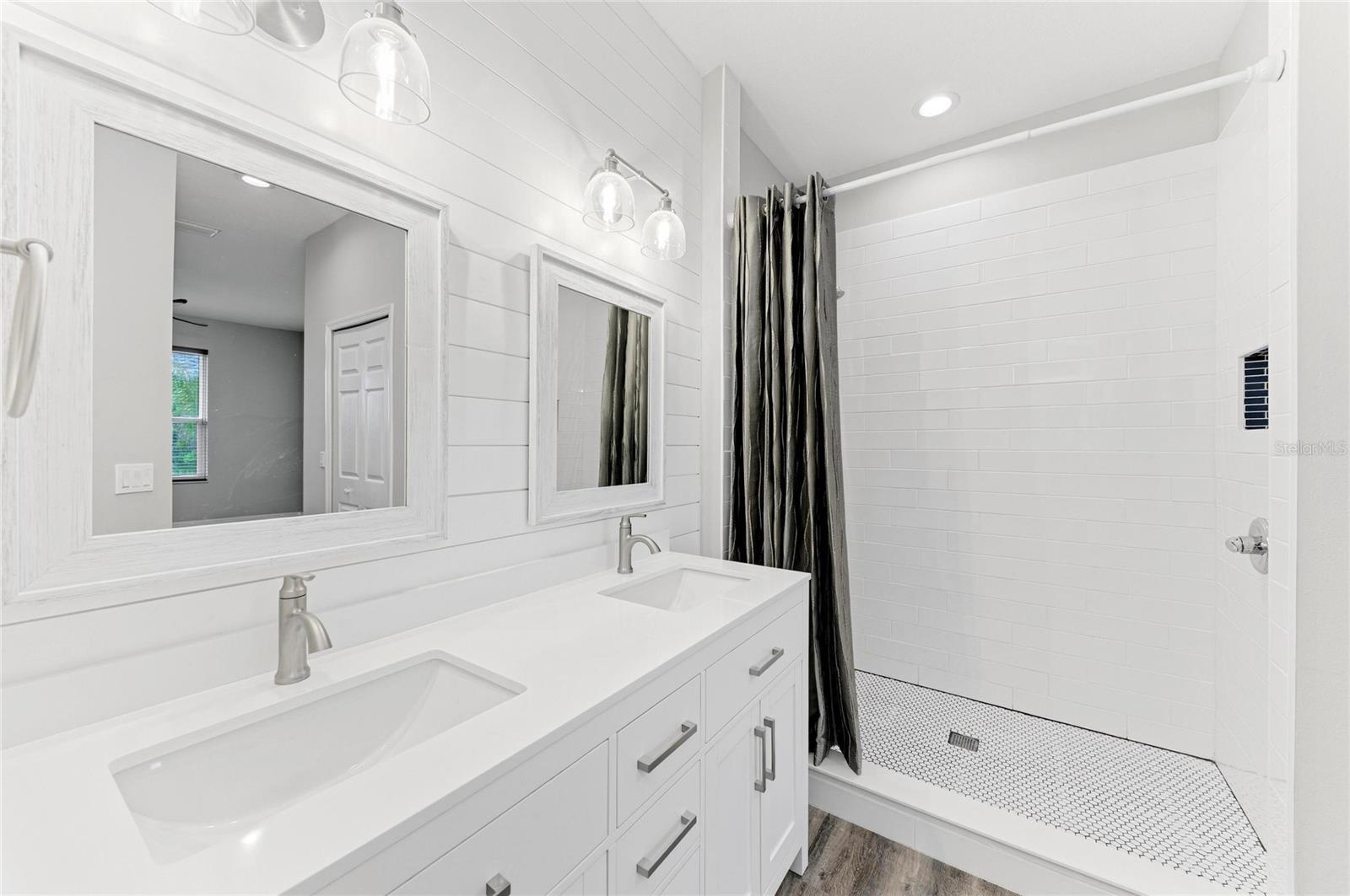 5645 KEY LARGO CT #5645 — photo 37
