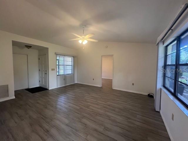 1052 DEER HOLLOW BLVD — photo 7