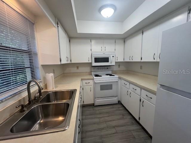 1052 DEER HOLLOW BLVD — photo 4