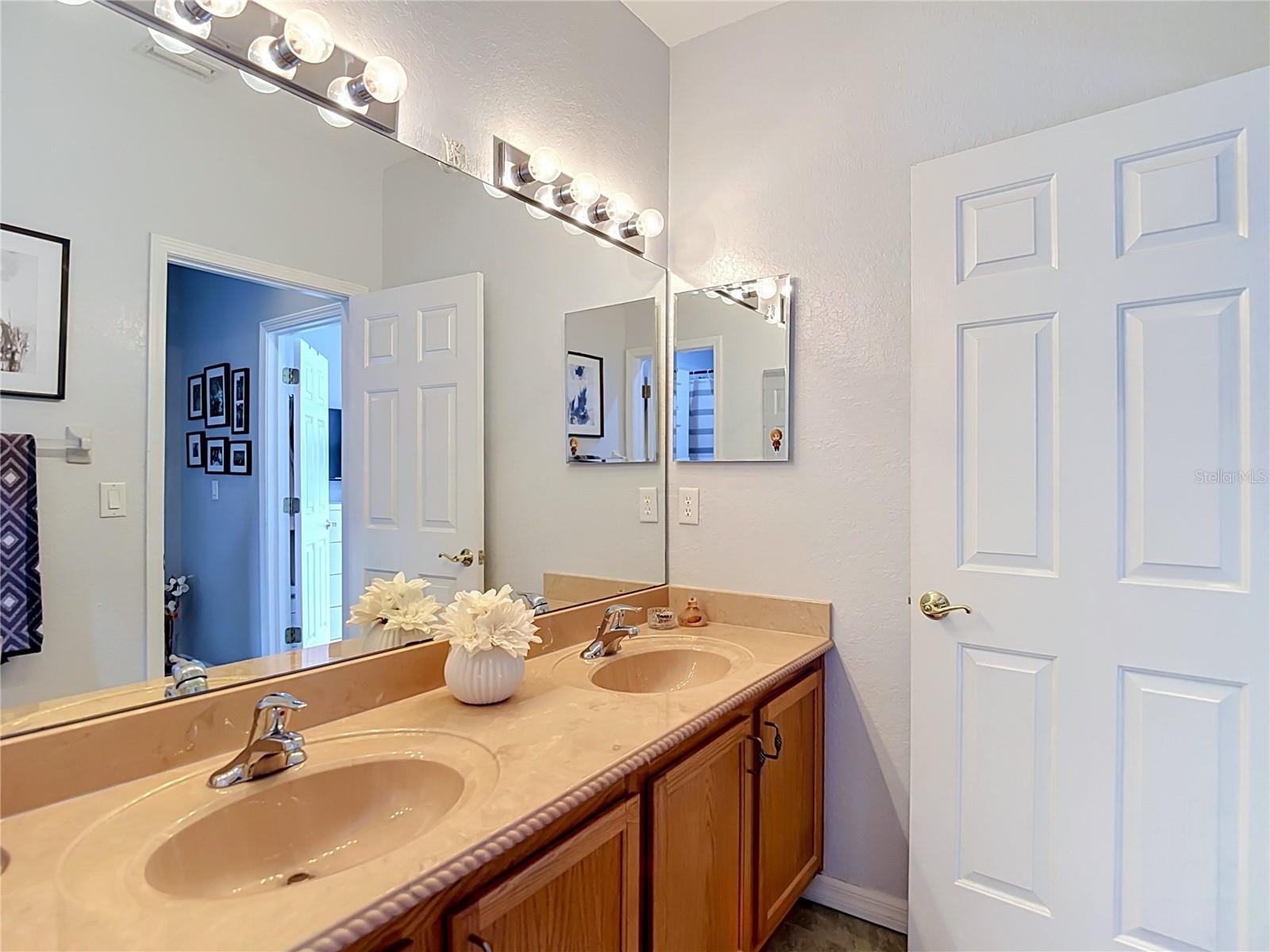 1203 SUMMERGATE DR — photo 41