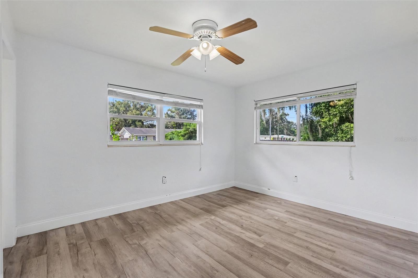 404 E MORGAN ST — photo 15