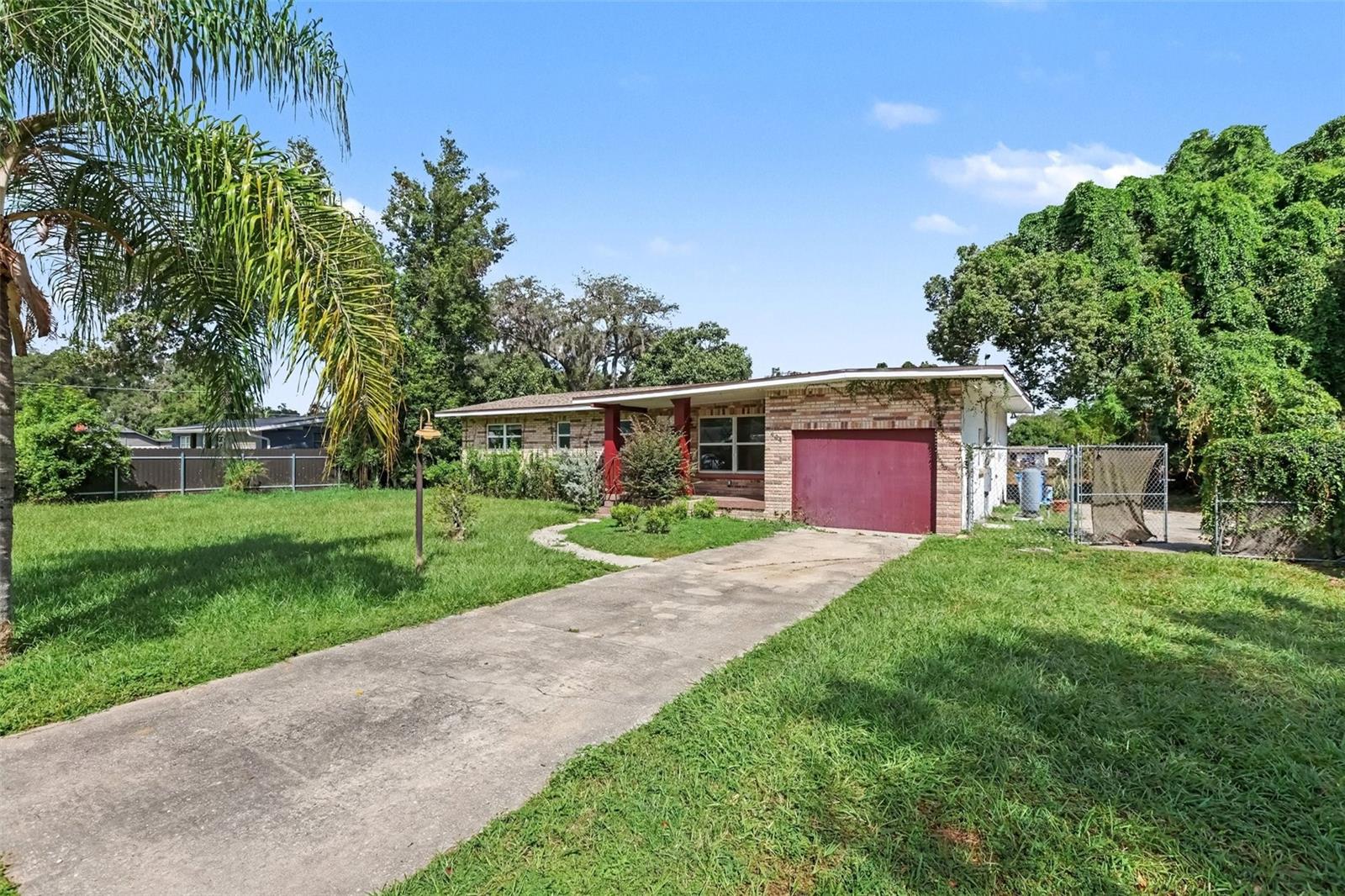 404 E MORGAN ST — photo 3