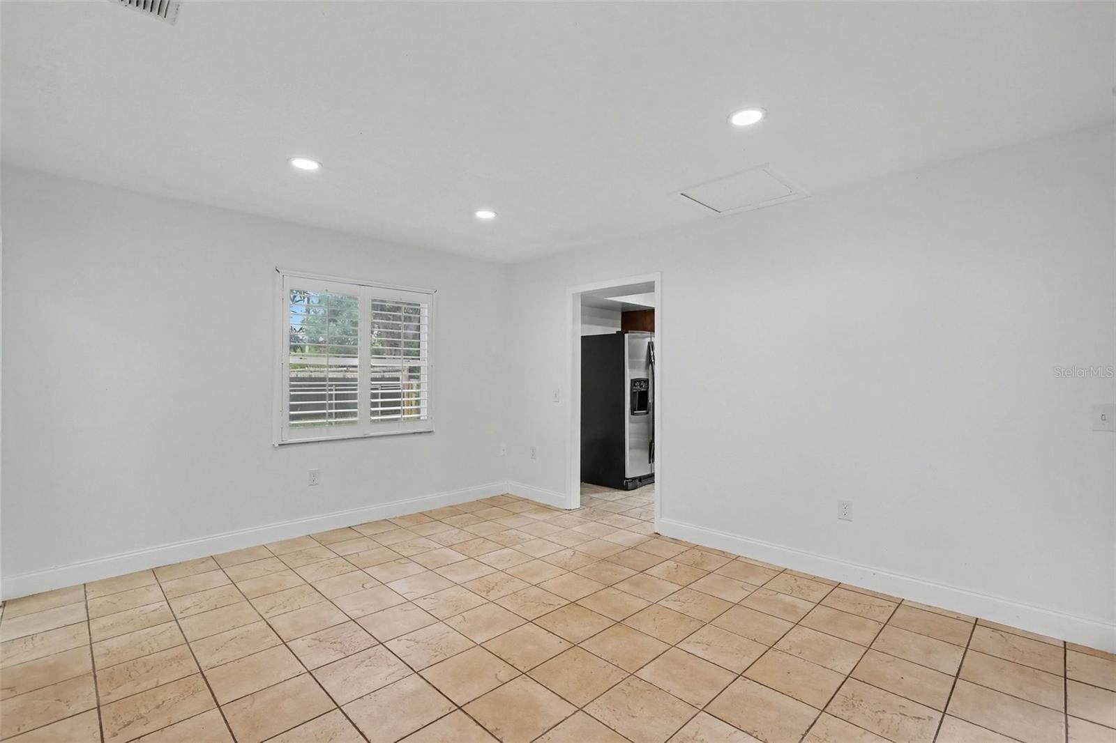 404 E MORGAN ST — photo 12