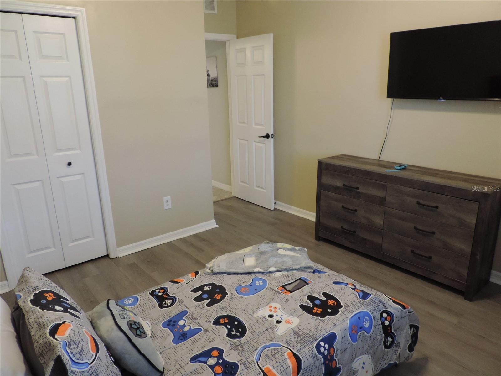 5070 LAYTON DR — photo 17
