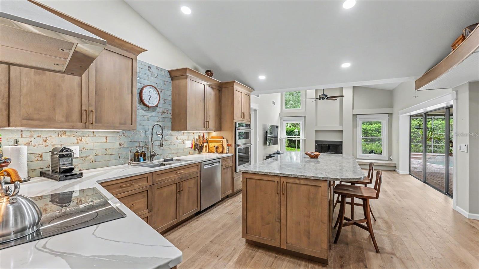 2712 LAUREL OAK DR — photo 3