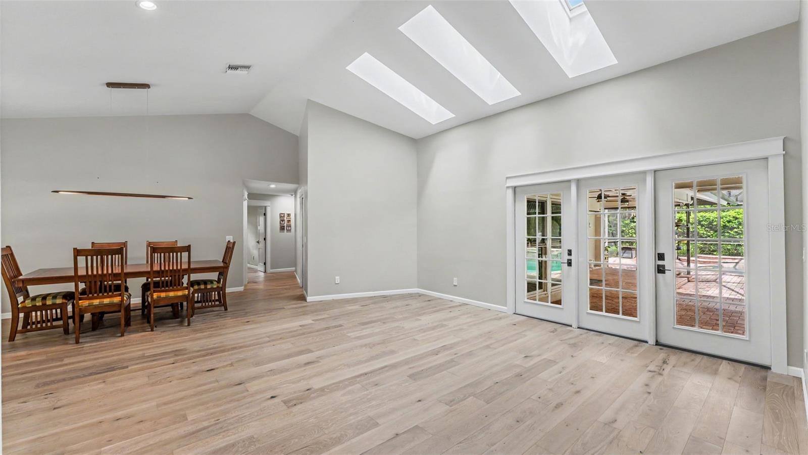 2712 LAUREL OAK DR — photo 16