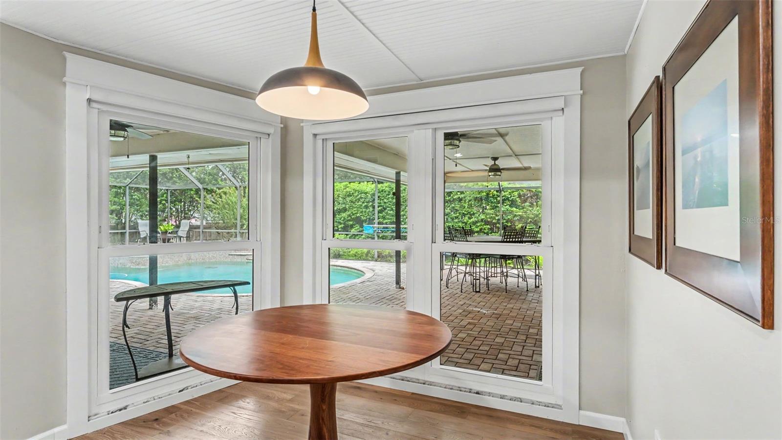 2712 LAUREL OAK DR — photo 8