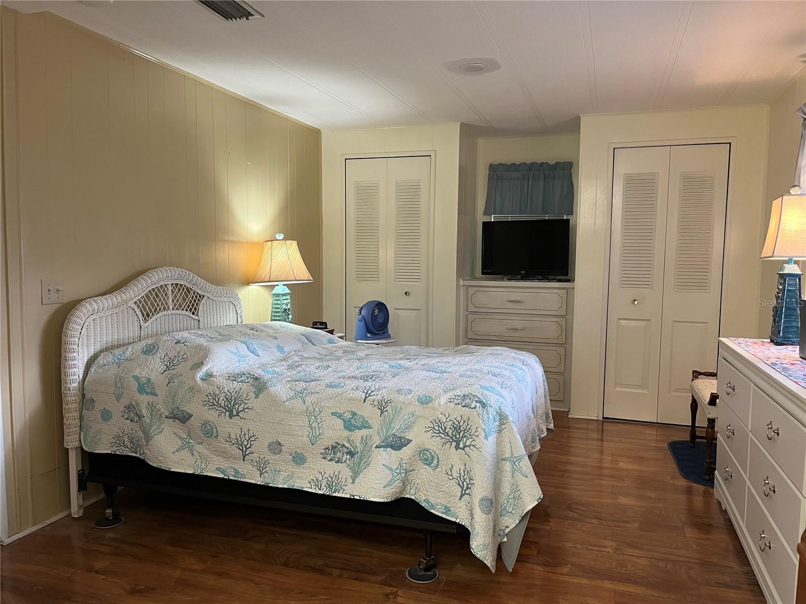 804 CERVINA DR N — photo 15