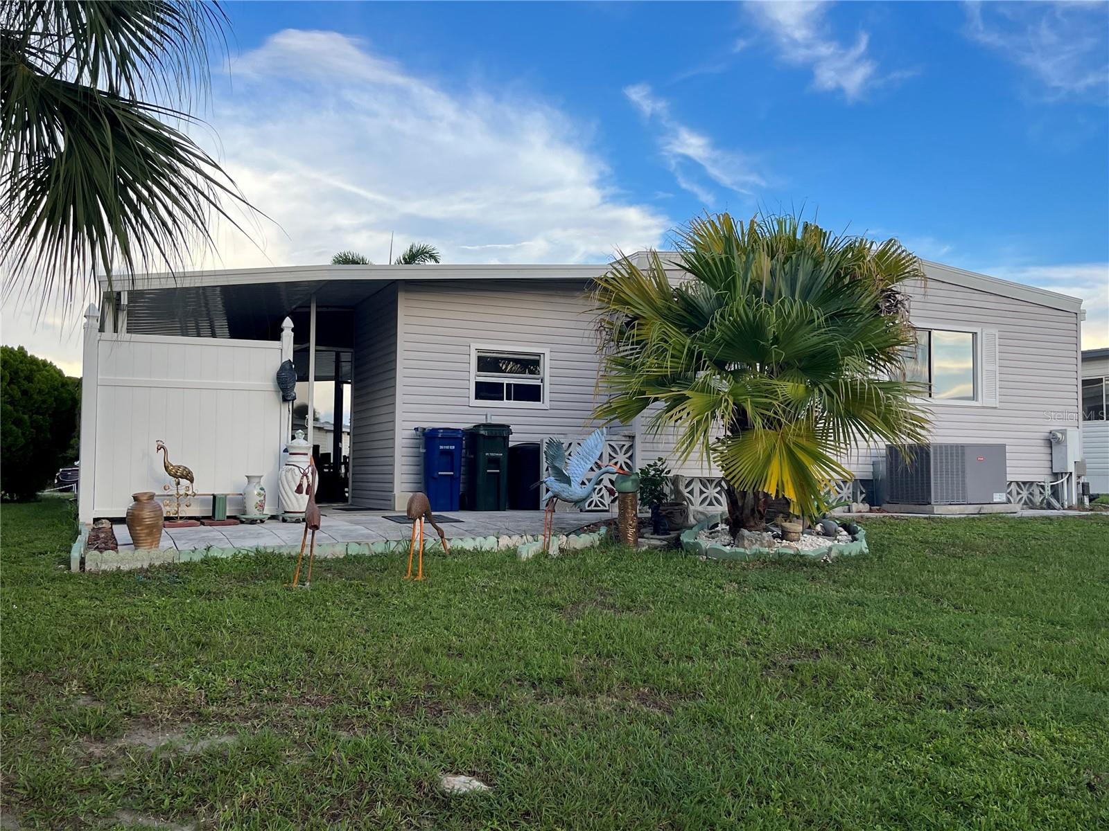 804 CERVINA DR N — photo 27